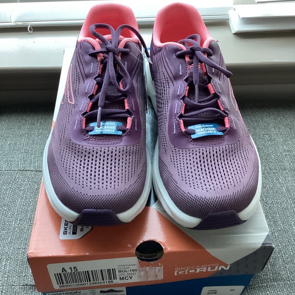 Skechers Women's GO RUN Swirl Tech Speed Running Sneakers, size 9 - Picture 9 of 12